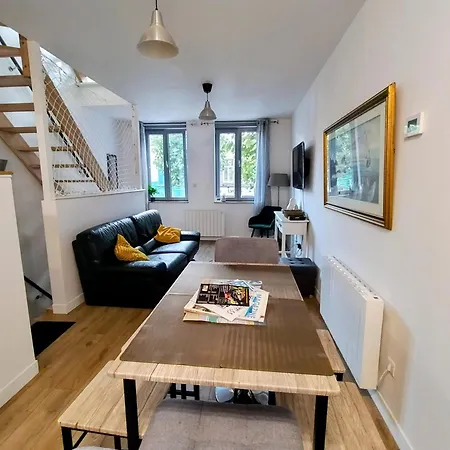 Le 33 - Maison Confortable - A Pieds !